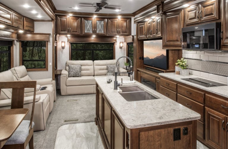Best Fifth Wheel Manufacturers