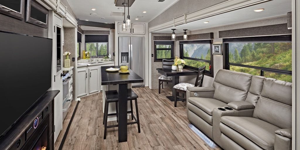 Best Fifth Wheel Manufacturers