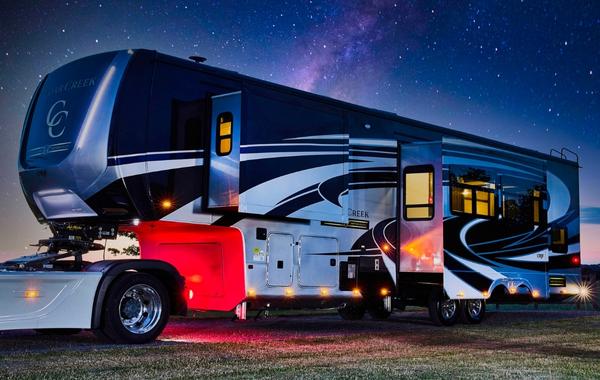 5th wheel and starry sky
